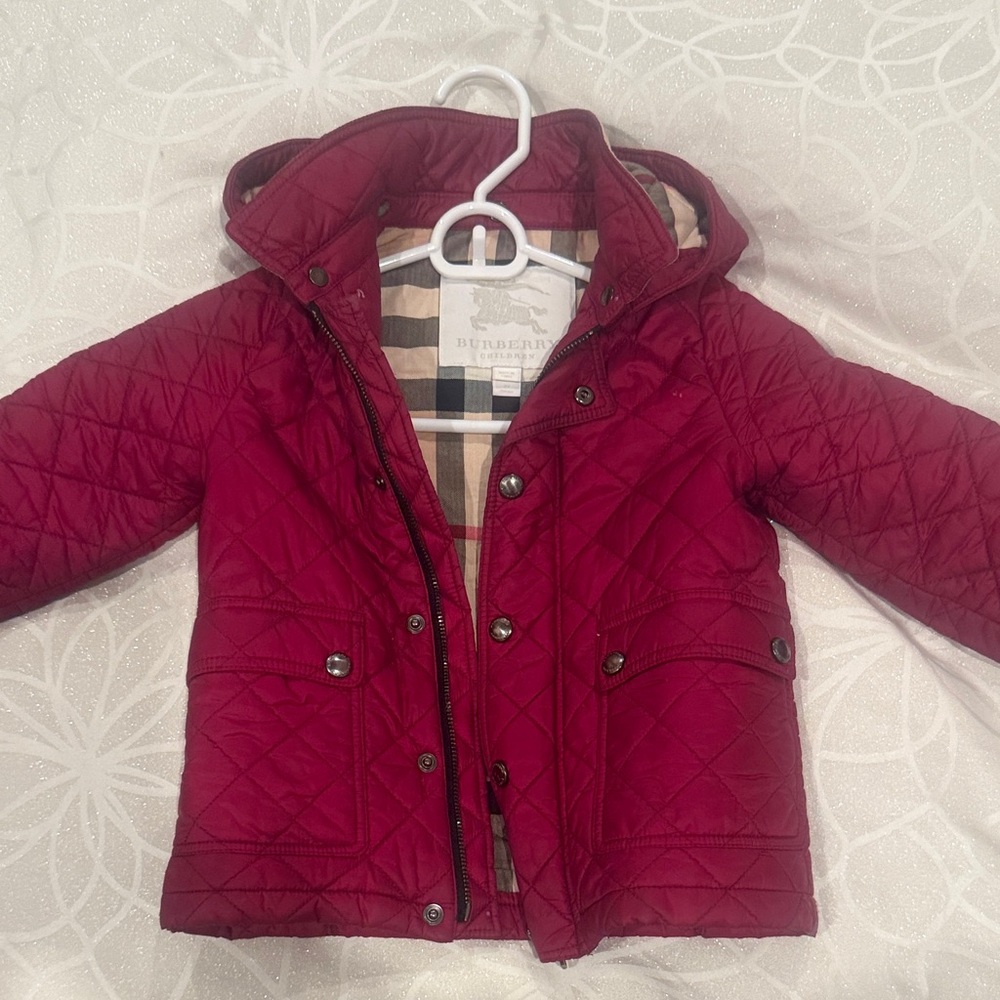 Burberry Kids Quilted Hooded Jacket in Burgundy Red